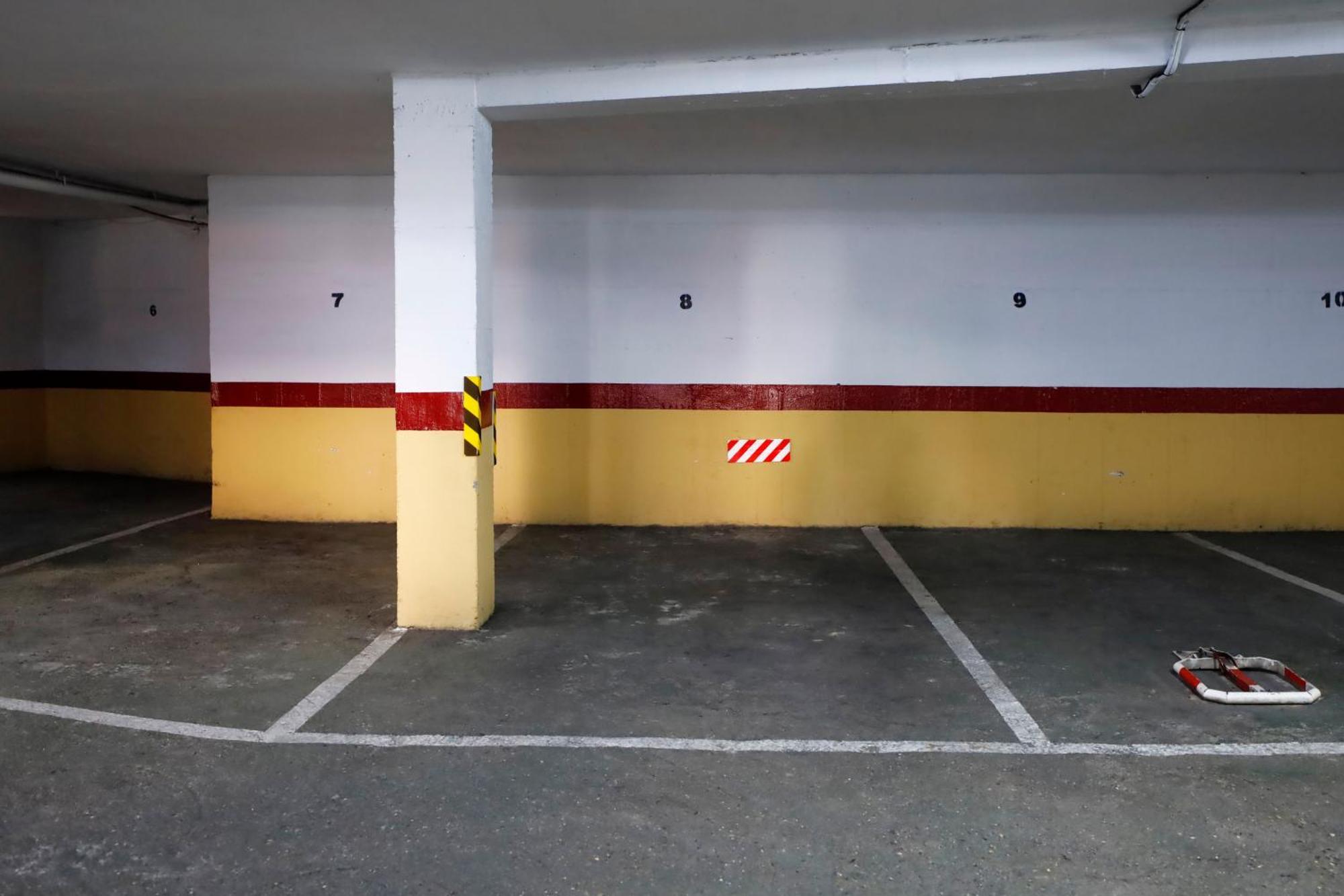 R & T Cordoba Center Apartamentos - Parking Exterior photo
