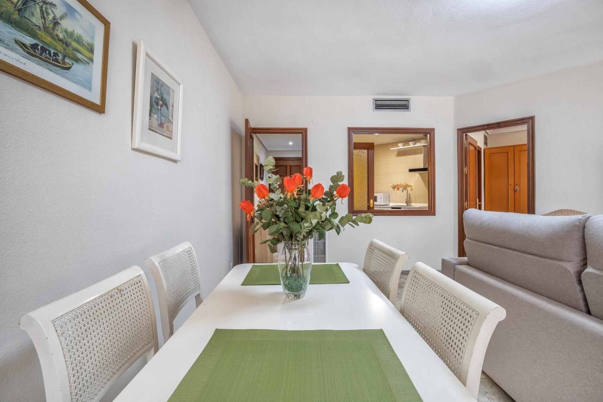 R & T Cordoba Center Apartamentos - Parking Exterior photo