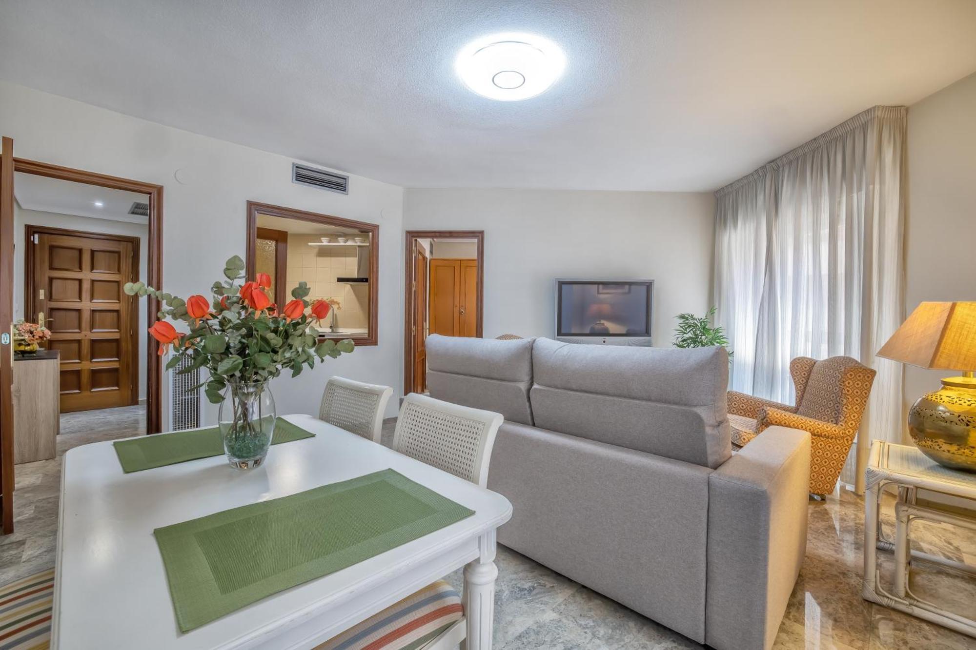 R & T Cordoba Center Apartamentos - Parking Exterior photo